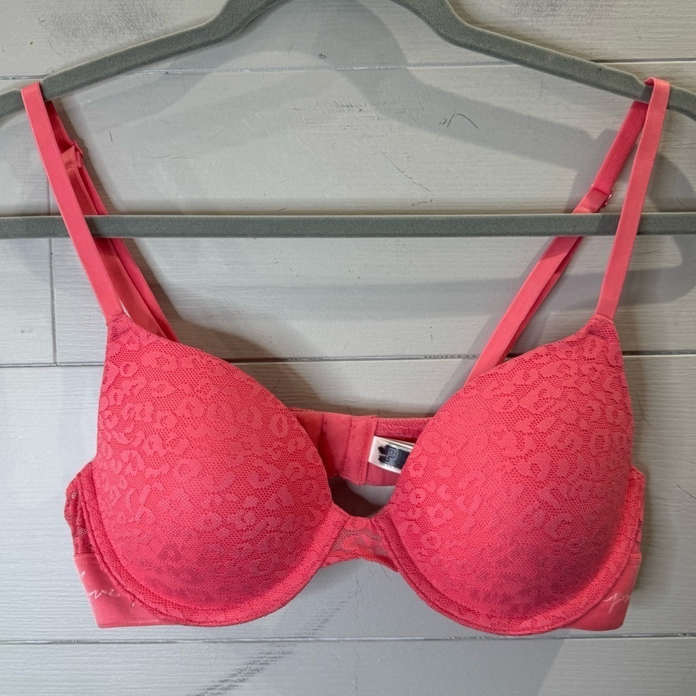 Victoria’s Secret Pink | Wear Everywear T-shirt Lightly Lined Bra Size 34B